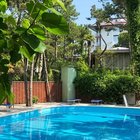 Lignano Pineta With Pool Apartman *